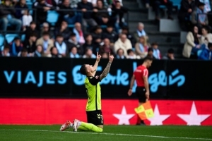 开云体育-C罗"鱼缸论"探源：起底曼联管理四宗罪，拉爵“净化计划”全解析