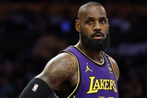 KAIYUN-明日湖人对阵勇士！詹姆斯腹股沟老伤 但仍将大概率出战