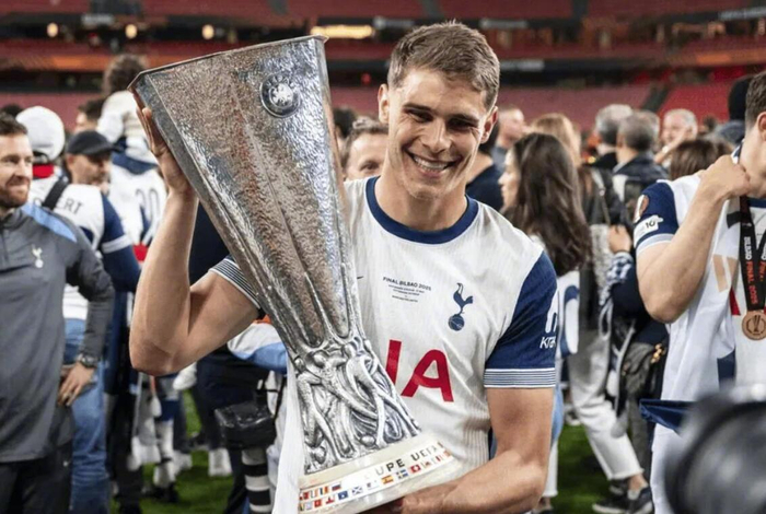 开云官网-巴萨锁定范德芬替代巴斯托尼，荷兰中卫或今夏加盟|巴塞罗那|热刺|亚历山德罗·巴斯托尼|托特纳姆热刺|国际米兰_新浪体育_新浪新闻